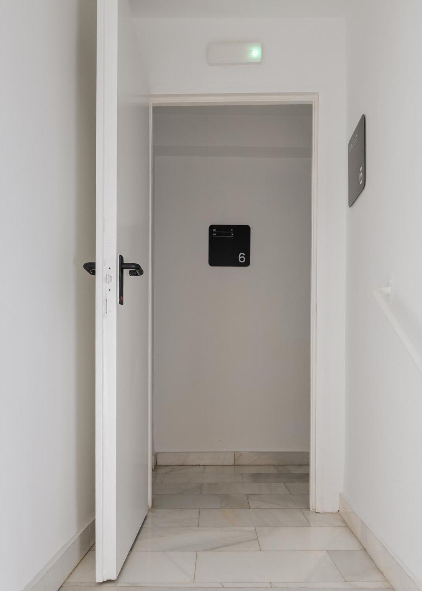 Aparthotel Sonder Santa Ana à Madrid Extérieur photo